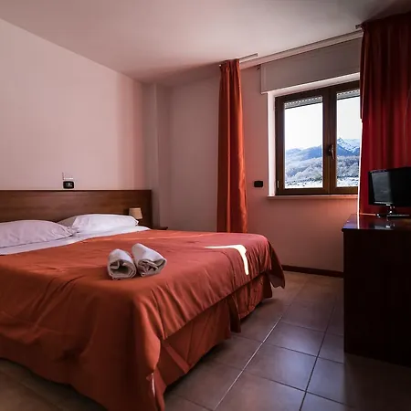 Hotel Faggio Rosso Pescasseroli Exterior photo